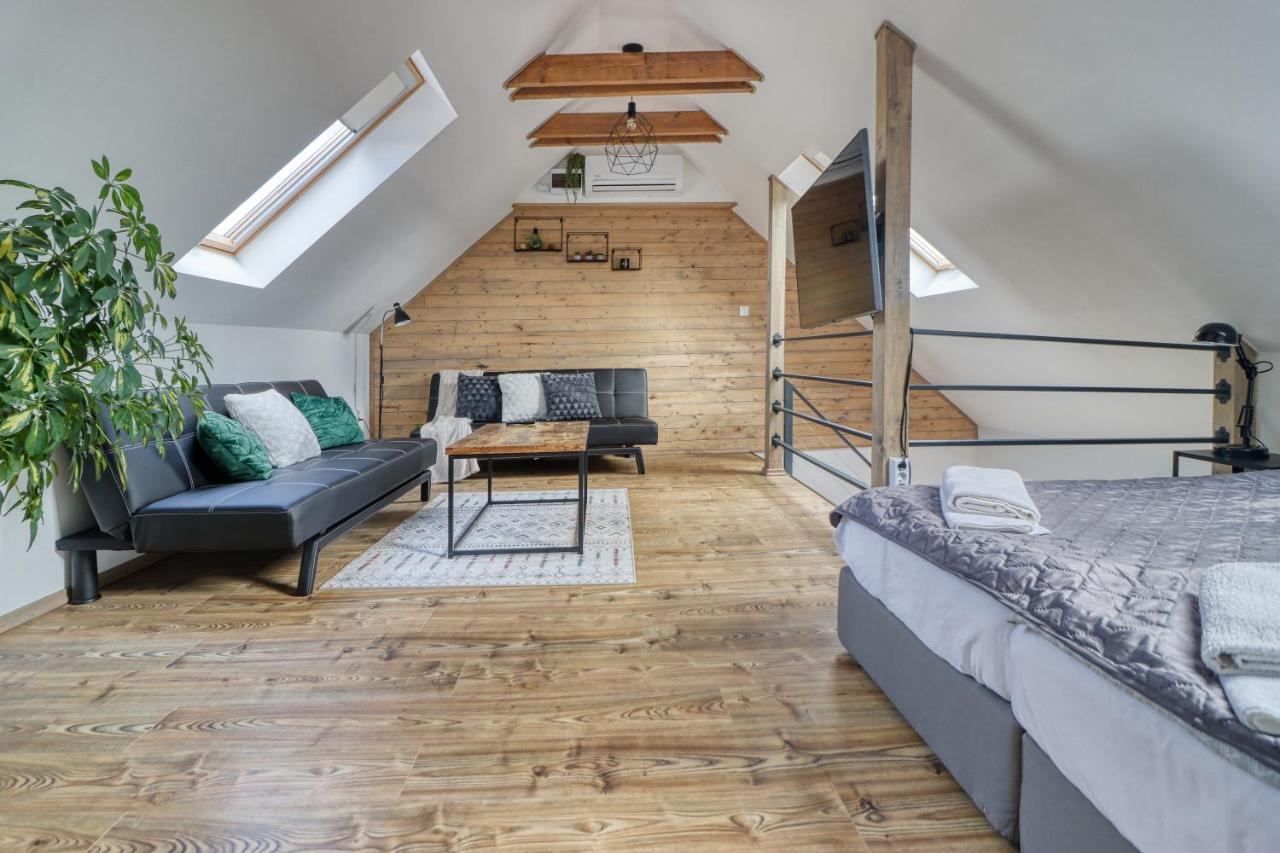 Zenloft Apartman Eger Luaran gambar